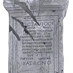 Dibujo de una inscripción que rinde homenaje a Octavio