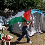 La UPV suspende el Foro de Empleo para "garantizar la seguridad" tras una protesta de la Acampada por Palestina