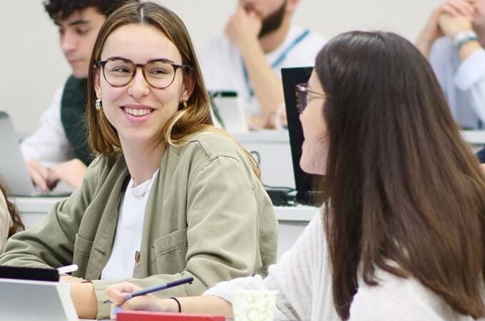 Estudiantes de un grado de EDEM