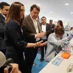 El presidente de la Junta de Castilla y León, Alfonso Fernández Mañueco, visita las instalaciones de la empresa 53Biologics.