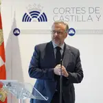Carlos Pollán durante la rueda de prensa ofrecida en las Cortes