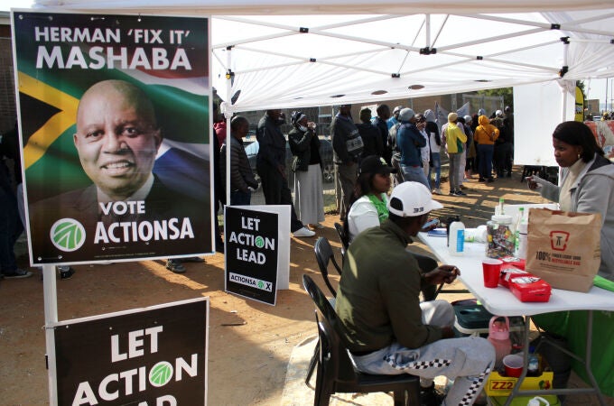 Sudáfrica.-Empieza el recuento de votos en Sudáfrica tras retrasar el cierre de los centros electorales por largas colas