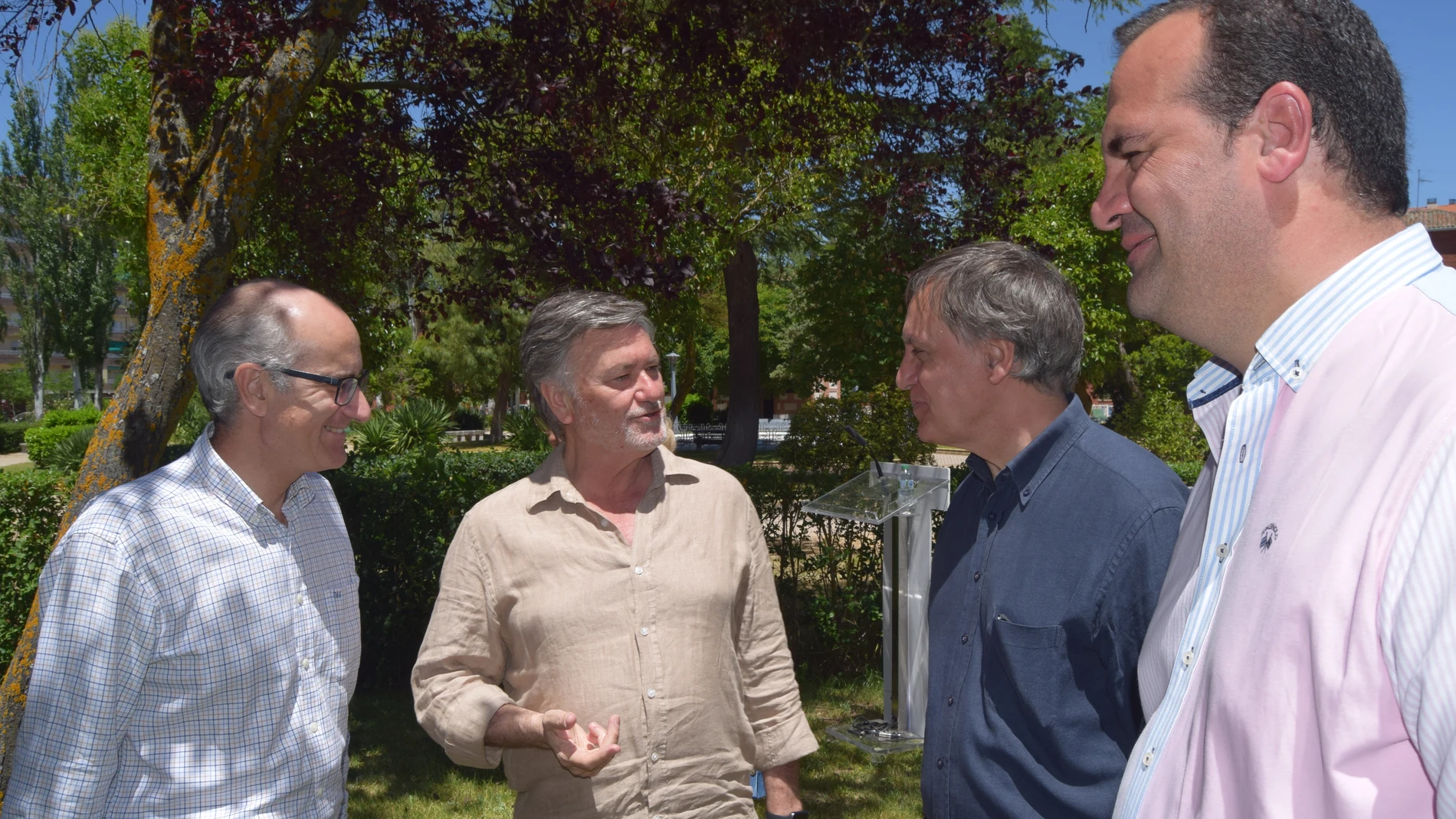 Vázquez junto a Carbayo e Iglesias en el acto celebrado en Salamanca