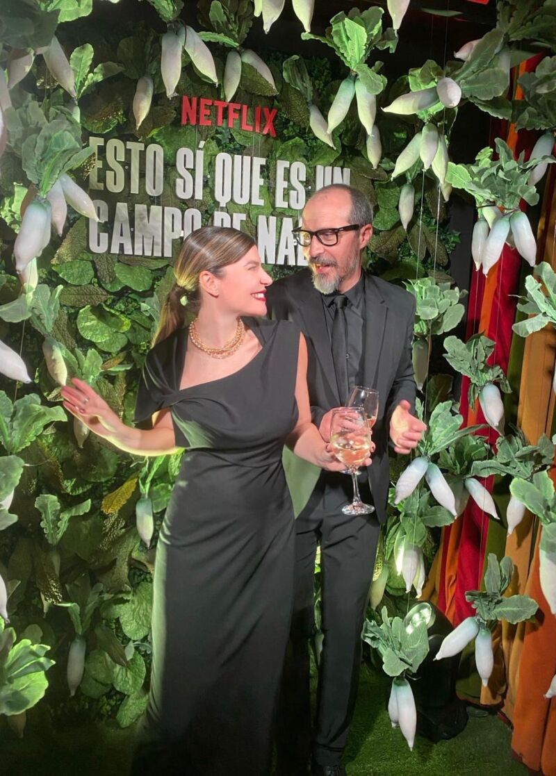 Mónica y Fele en el estreno de la segunda temporada de “Machos Alfa” de Netflix. 