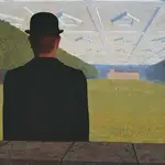 En &quot;El gran siglo&quot;, pintado por Magritte en 1954, la figura porta un enigmático bombín