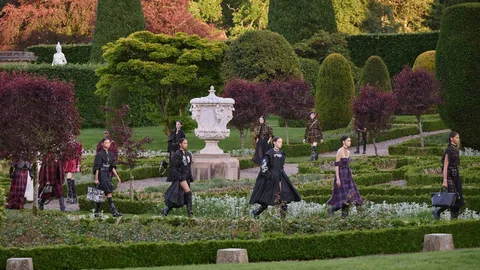 El desfile de Dior en Escocia.