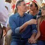 La misteriosa herida de Pedro Sánchez, que acudió con Begoña Gómez a un mitin del PSOE en Benalmádena con motivo de las elecciones europeas