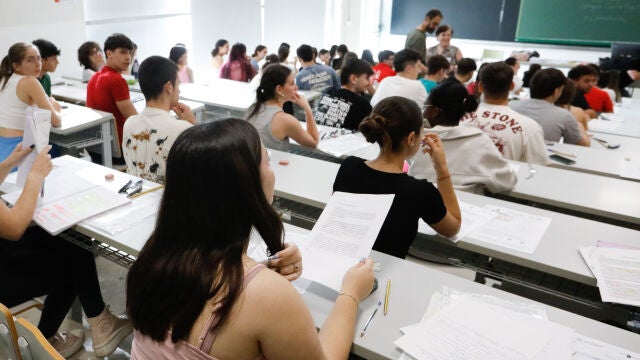 Más de 7.500 alumnos se examinan de la EBAU en la Región de Murcia