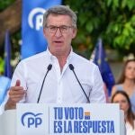 Feijoo y Moreno participan en un acto de campaña del PP en Sevilla con motivo de las elecciones europeas