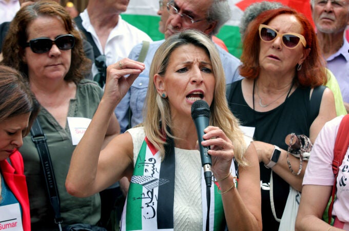 Yolanda Díaz en acto con militantes de su partido en Granada