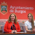  La alcaldesa de Burgos, Cristina Ayala presenta la programación de fiestas junto a la concejal de Festejos, Carolina Álvarez