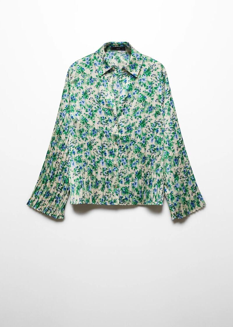 Blusa fruncida.