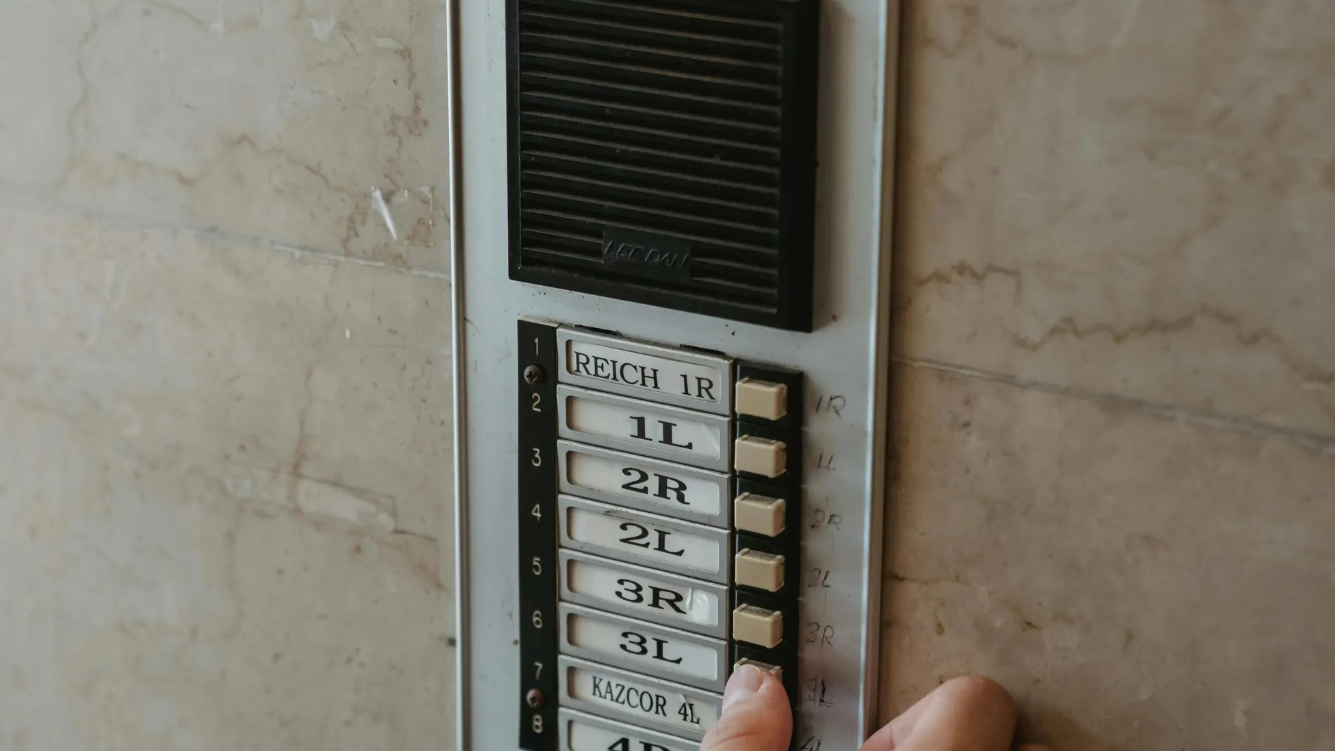 Los okupas no se toman vacaciones