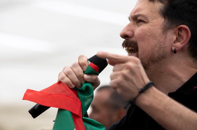 Pablo Iglesias lamenta que Pedro Sánchez "no dé nombres" de los medios que le acosan