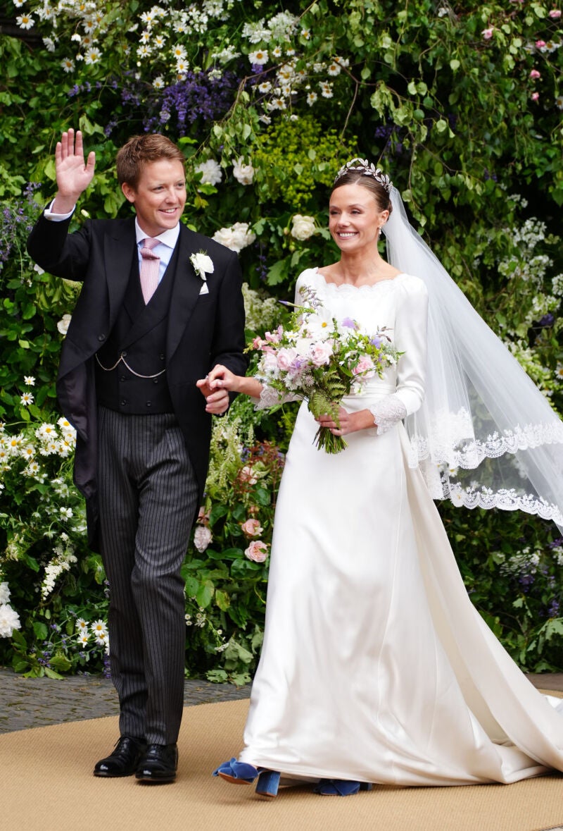 Hugh Grosvenor y Olivia Henson el día de su boda en la catedral de Chester