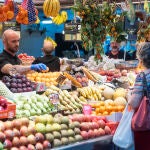 Puestos de alimentacion en el Mercado Barcelo. David Jar. David Jar