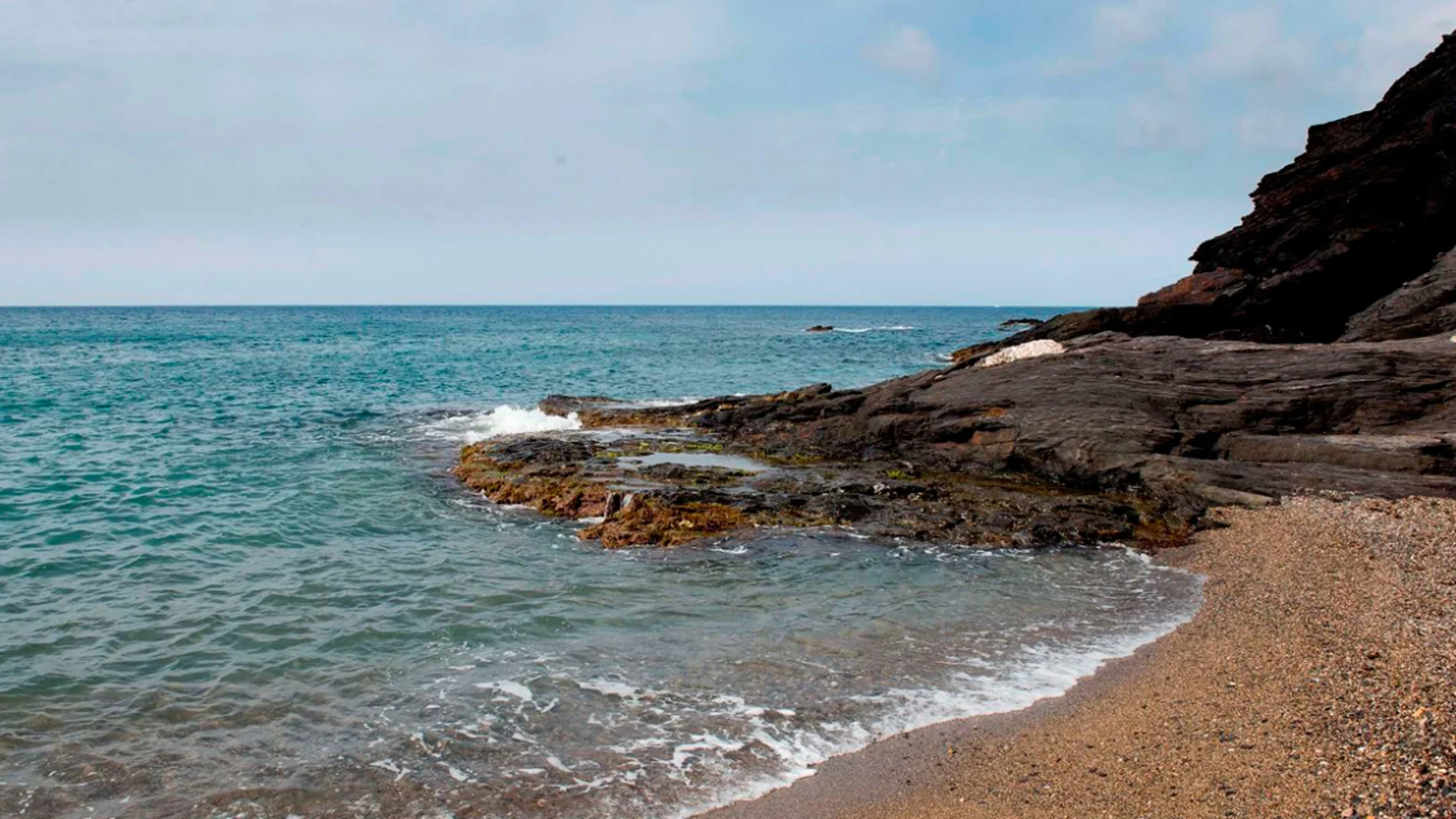 Así es la Ibiza de Murcia, playas de arena fina, sin masificar y con animados chiringuitos