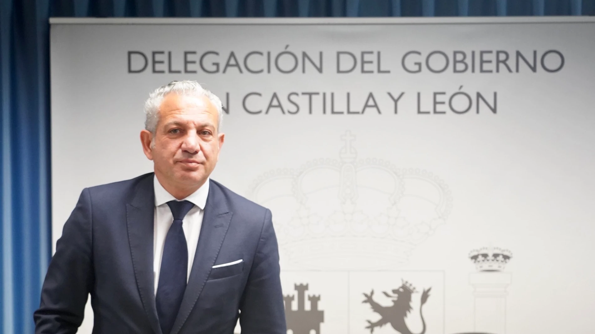 El delegado del Gobierno, Nicanor Sen, informa sobre el comienzo de la jornada electoral