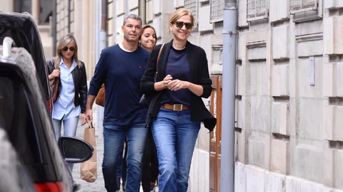 Infanta Cristina con look práctico y elegante.