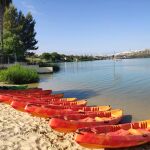 Esta playa es perfecta para practicar deportes acuáticos