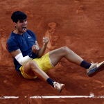 Alcaraz gana por primera vez Roland Garros al batir en la final a Zverev en cinco sets