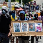 Manifestantes exigen justicia por policías asesinados en Haití