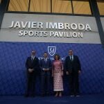 Sevilla.- Moreno inaugura el pabellón dedicado en Castilleja a Javier Imbroda, "un gigante del deporte y como persona"