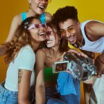 La moda de los 2000 es algo característico de la Gen X y de la Gen Z