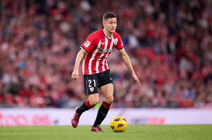 Fútbol.- El centrocampista Ander Herrera renueva por una temporada con el Athletic Club