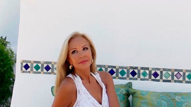 Carmen Lomana