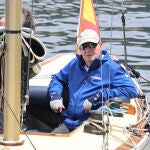 El Rey Juan Carlos disfruta de una jornada en alta mar acompañado de su amigo Pedro Campos