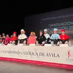 Graduación de los alumnos de la UCAV en un acto presidido por Lydia Jiménez y Sáez Yuguero