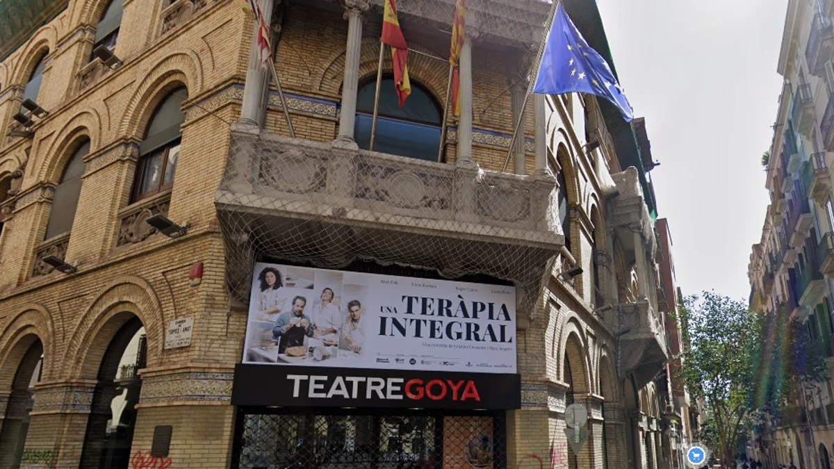 Un incendio en el Teatro Goya de Barcelona obliga a desalojarlo