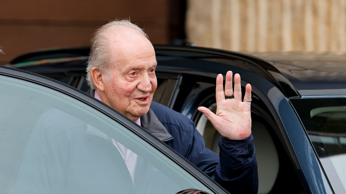 Don Juan Carlos abandona España días antes del aniversario de la coronación de su hijo