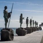 Plaza de la Patrona de Canarias con las estatuas de los reyes de Guanche en Candelaria, isla de Tenerife.