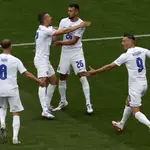Los jugadores eslovacos en la celebración del gol