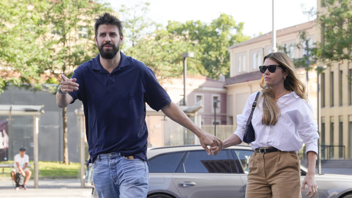 El look más formal (y en tendencia) de Clara Chía para ir al juzgado es el que las chicas pijas de Barcelona van a llevar a la oficina