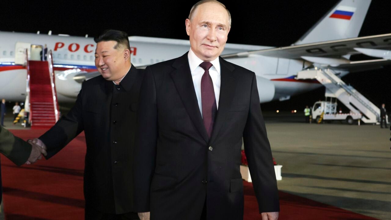 プーチン大統領、国内移動で初めてロシア戦闘機に護衛される