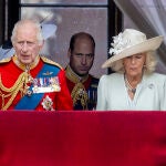 Carlos III y Camilla, en el balcón de Buckingham