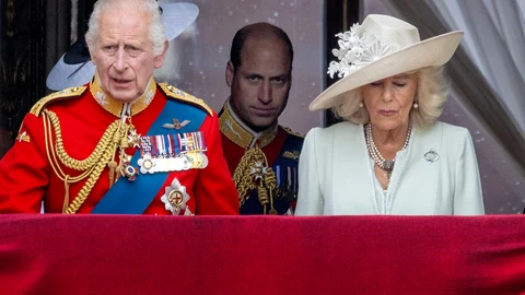 Carlos III y Camilla, en el balcón de Buckingham
