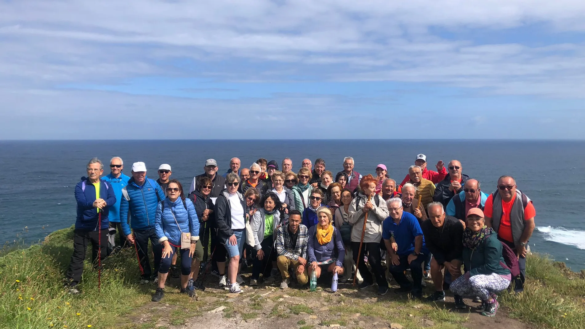 La Asociación de Andariegos Segovianos recorre la costa de Cudillero