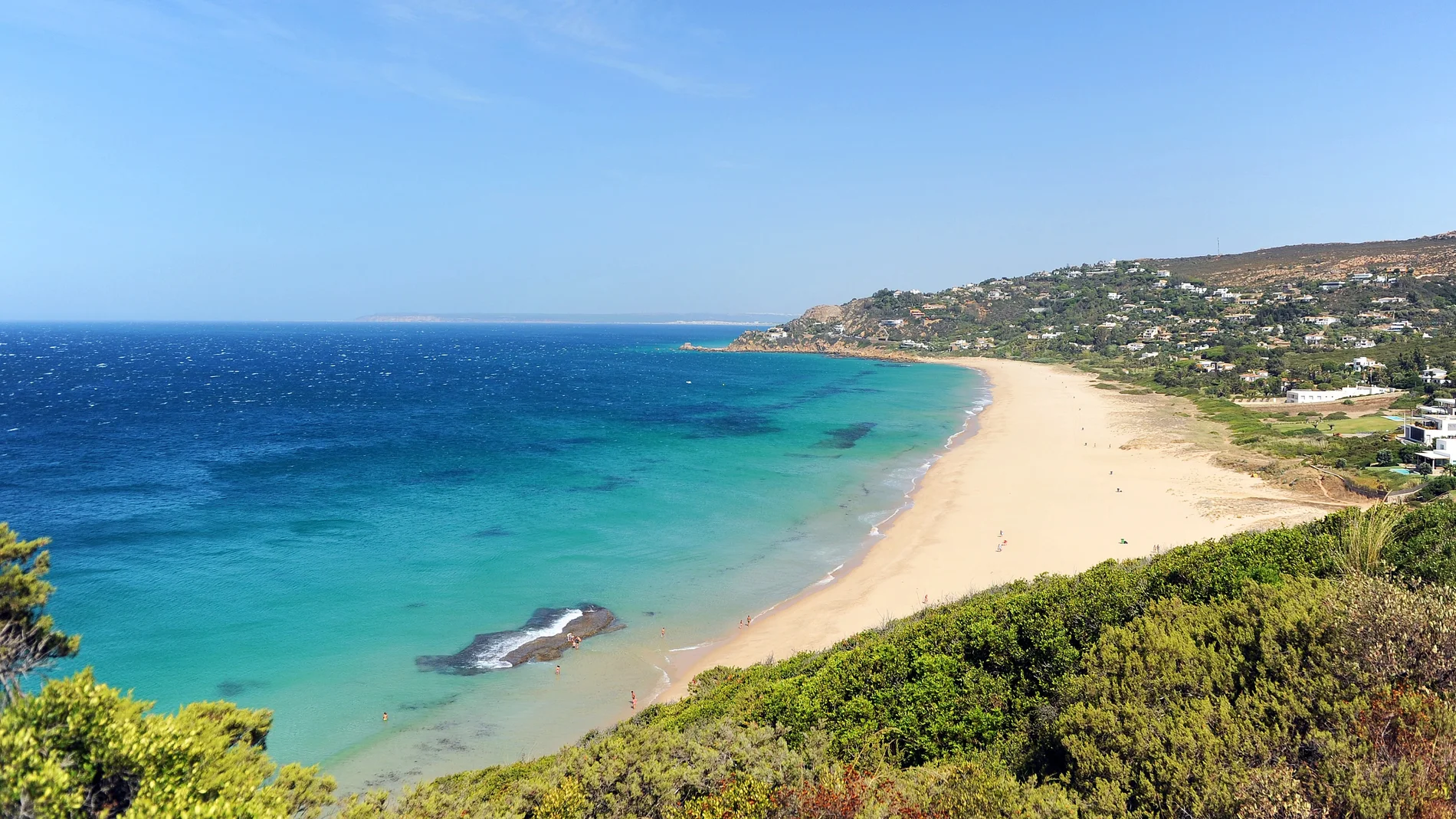 Una de las playas de Zahara de los Atunes, un destino ideal para vivir unas mini vacaciones de lujo