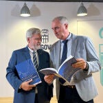 El alcalde, José Mazarías, y el concejal de Urbanismo y Patrimonio, Alejandro González-Salamanca, presentan el Plan Estratégico y de Gestión de la Ciudad Vieja de Segovia y su Acueducto