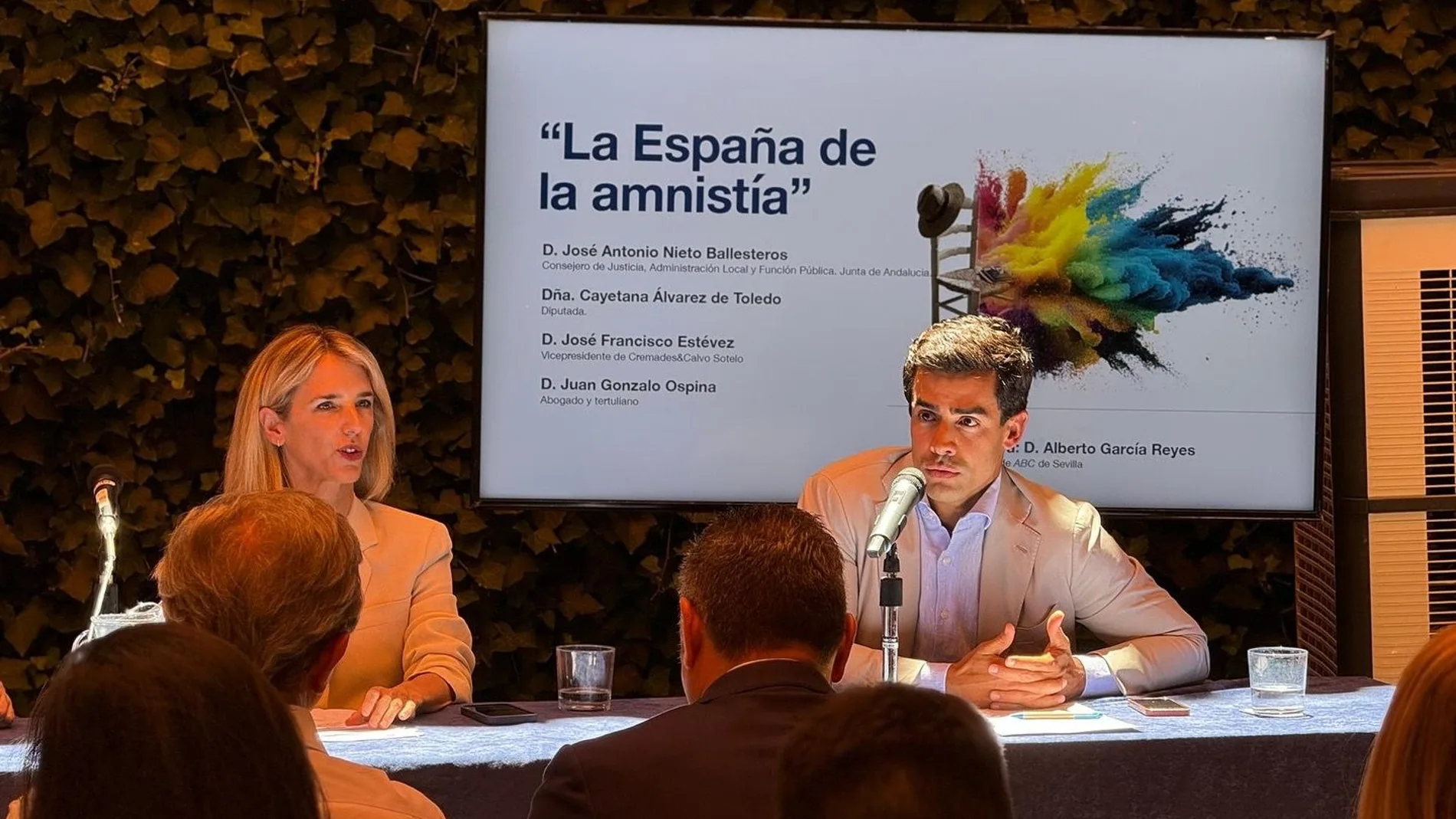 Cayetana Álvarez de Toledo y Juango Ospina