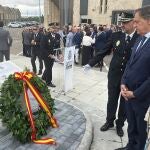 El alcalde de Salamanca, Carlos García Carbayo, en el homenaje a los policías nacionales víctimas del terrorismo