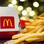 McDonalds es una de las cadenas de comida rápida más famosas y cuenta con una amplia oferta gastronómica de hamburguesas, patatas fritas y otros productos diferentes en su menú