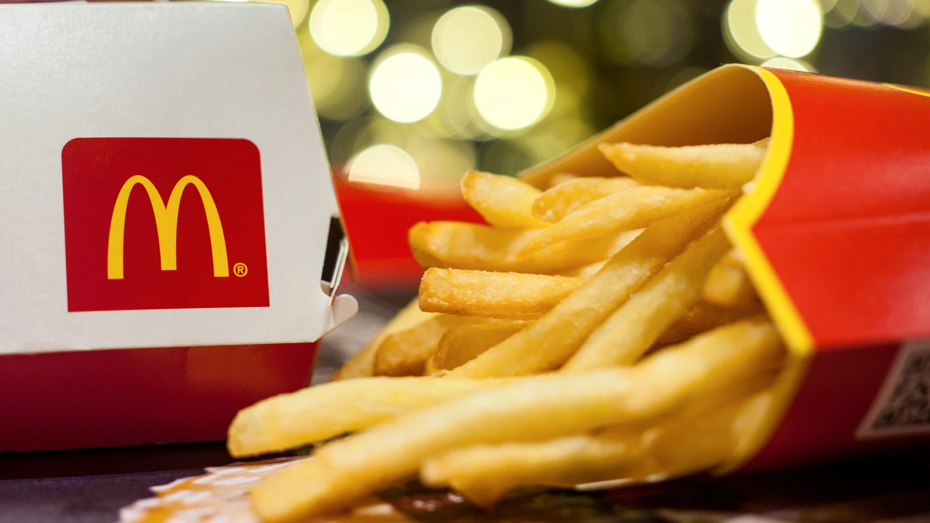 McDonalds es una de las cadenas de comida rápida más famosas y cuenta con una amplia oferta gastronómica de hamburguesas, patatas fritas y otros productos diferentes en su menú
