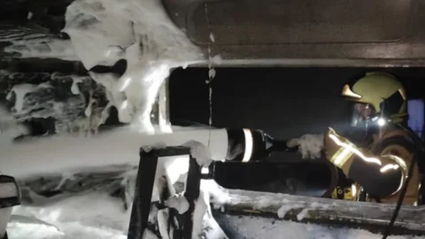 Incendio en una nave de ambulancias en el polígono de Toledo