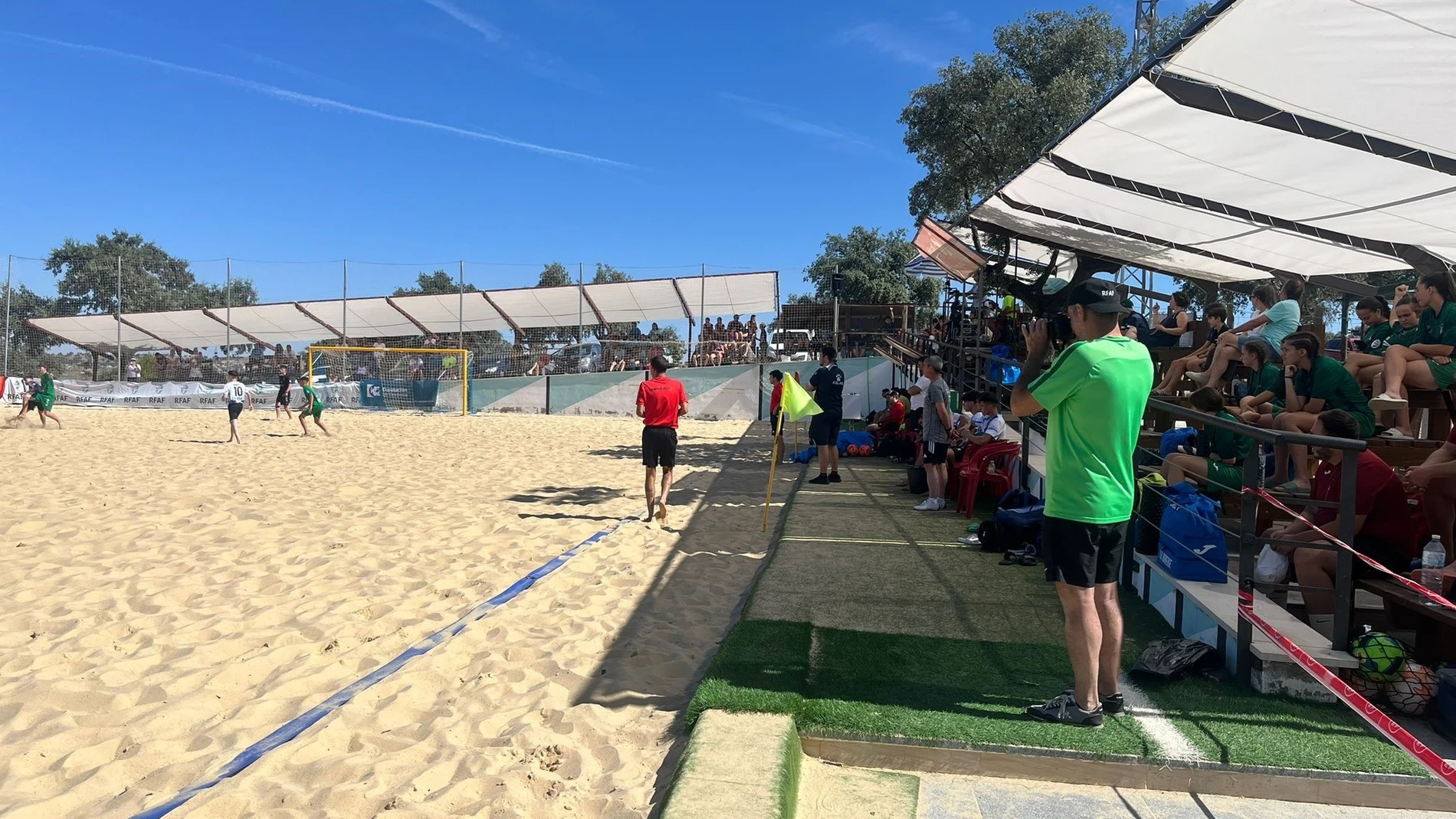 Un partido de fútbol playa en el Campo de La Colada, en El Viso.AYUNTAMIENTO DE EL VISO21/06/2024
