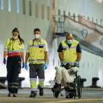 Llegada a Santa Cruz de Tenerife del crucero con los supervivientes del cayuco